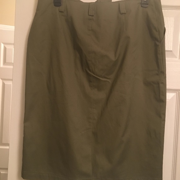 Olive green skirt - Picture 4 of 6